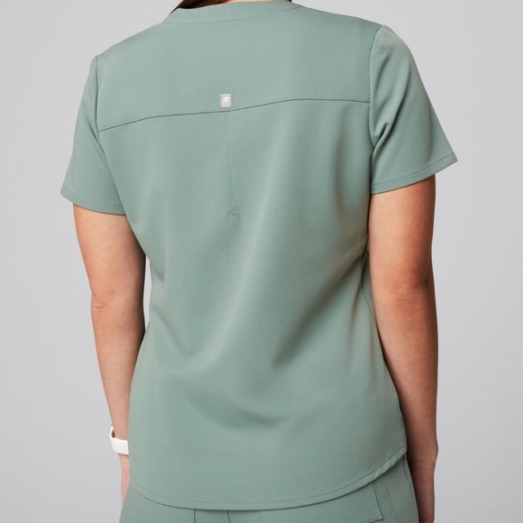 Fabletics Method Scrub Top - Picture 3 of 7